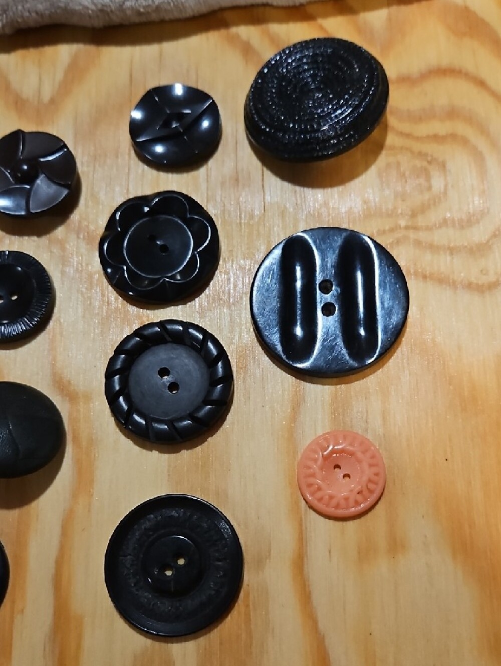 Mixed Lot Of Buttons - Picture 5 of 5